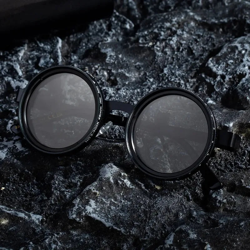 THE SMART SHADE™ DIMMING SUNGLASSES