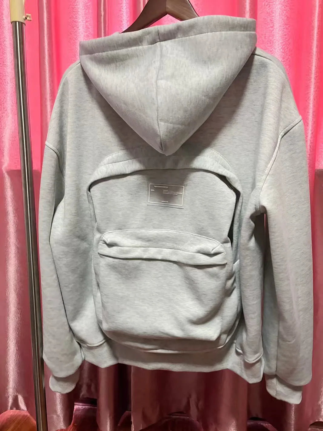 THE SMART POCKET™ HOODED SWEATSHIRT