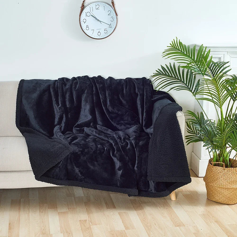THE SMART FLUFF™ WATERPROOF BLANKET