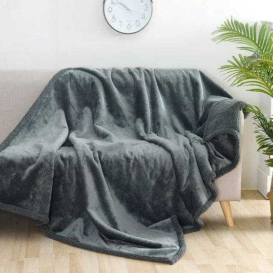 THE SMART FLUFF™ WATERPROOF BLANKET